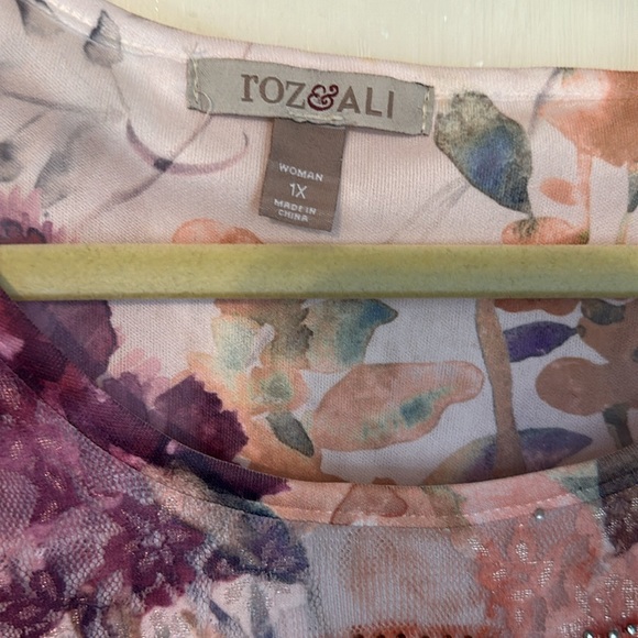 Roz & Ali Lace Overlay Top Size 1X NWOT - Picture 4 of 15